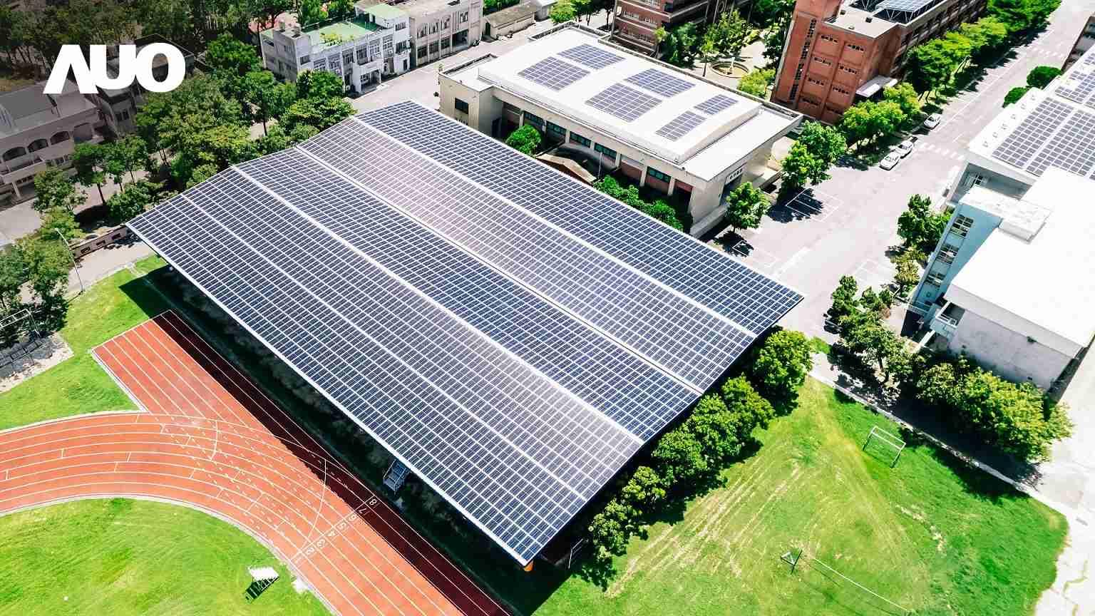 2468BETSunSteel光电整合型浪板具备快速安装、、、、轻量化优势，，，可提升15%发电效能，，，通过国际IEC与台湾VPC认证安全、、防漏、、、耐候标准